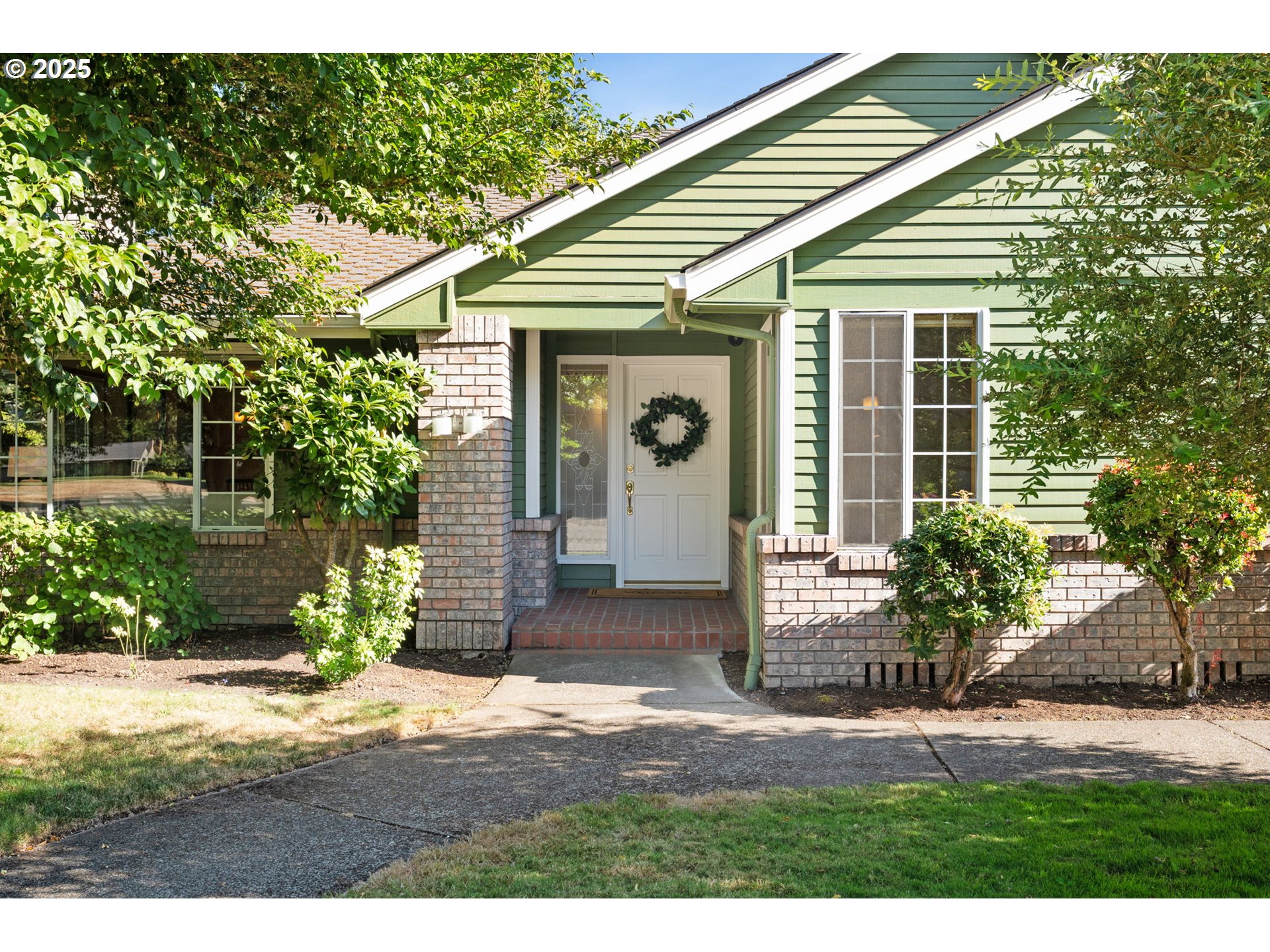 880 SPYGLASS DR