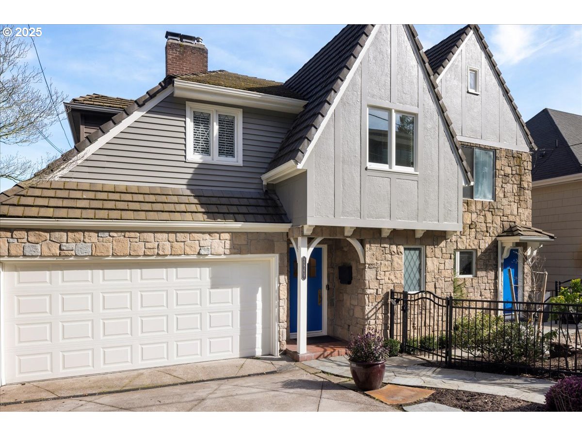 2869 SW CHAMPLAIN DR