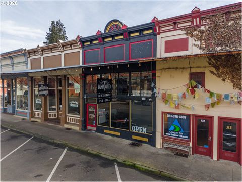 126 SE LOCUST ST Oakland OR 97462