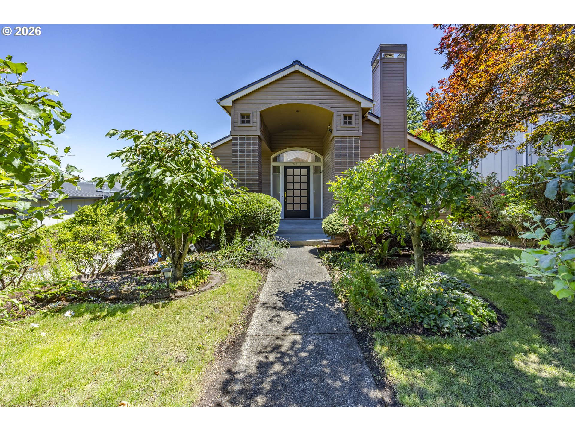 410 SPYGLASS DR