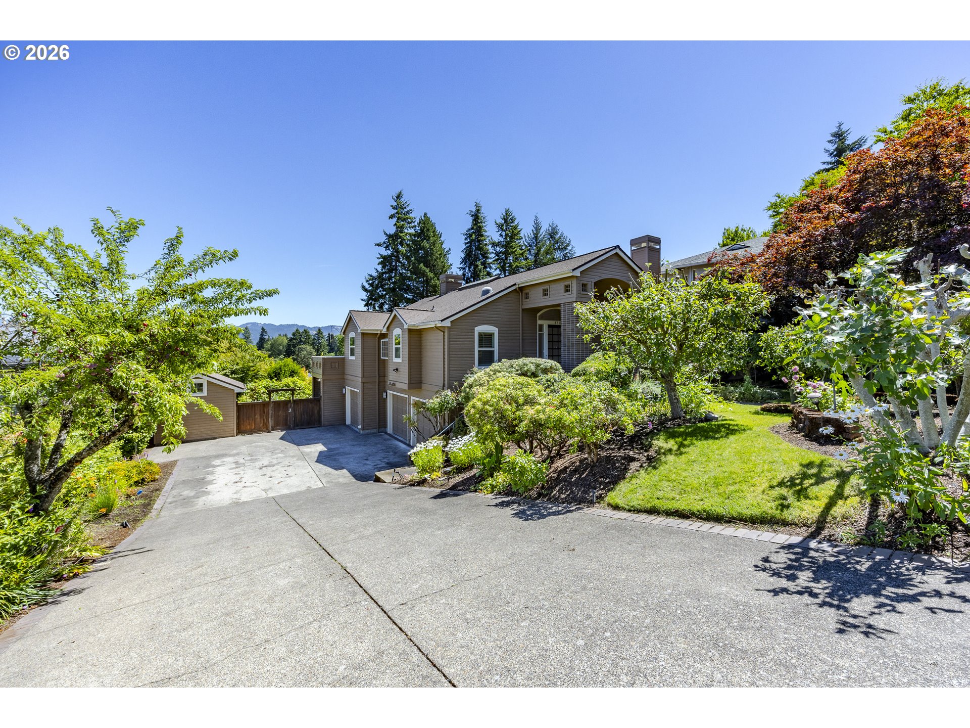 410 SPYGLASS DR