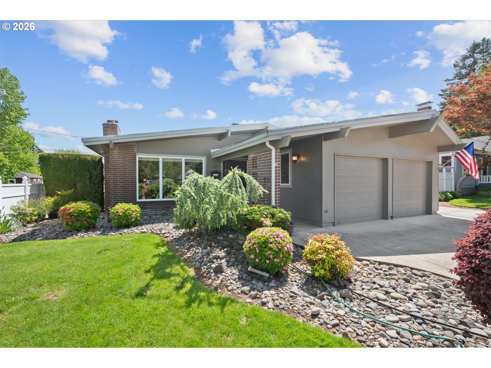 1525 WILLAMETTE FALLS DR