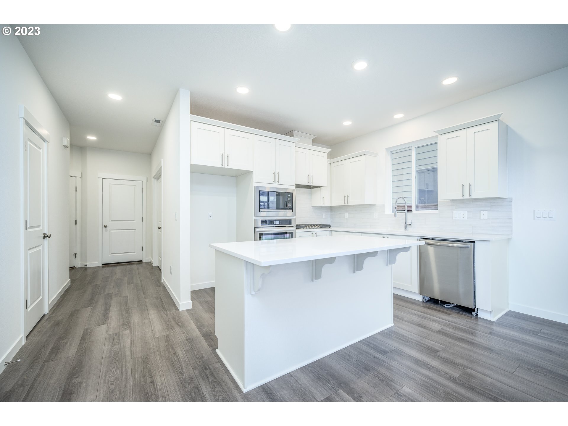 1557 N Millican Creek ST