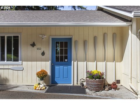 A home in Waldport