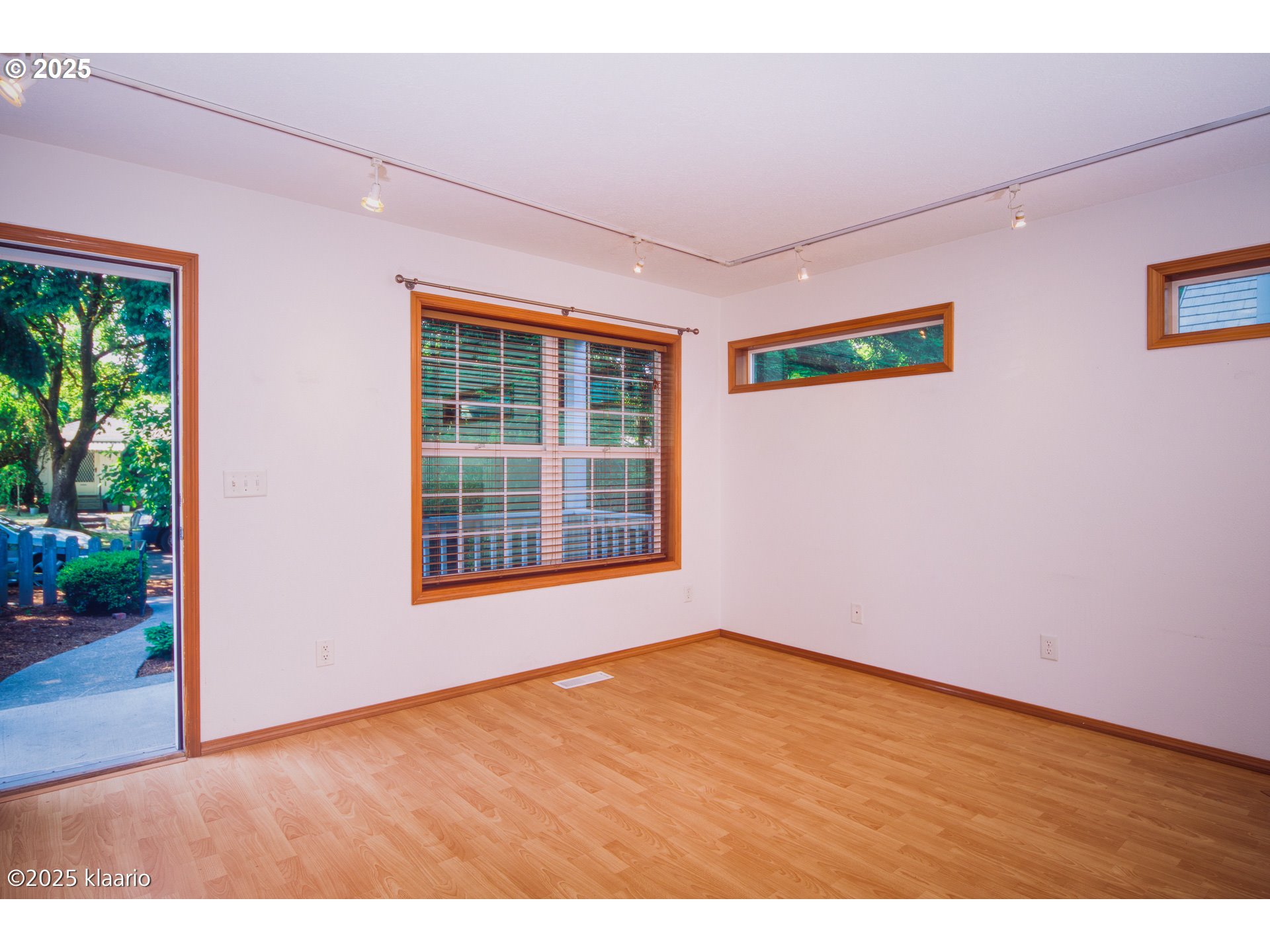 7942 N Hurst near the Park AVE