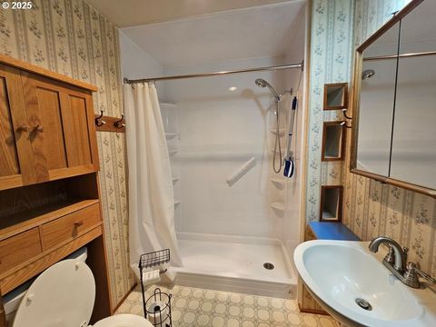 Tiny photo for 82168 Hanna Rd, Dexter, OR 97431 (MLS # 760918815)