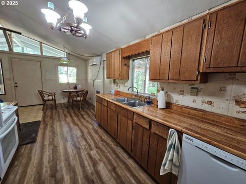 Tiny photo for 82168 Hanna Rd, Dexter, OR 97431 (MLS # 760918815)