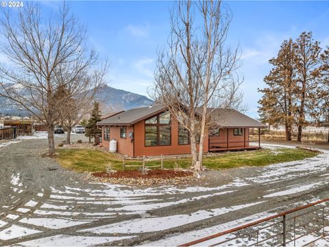 A home in Baker City