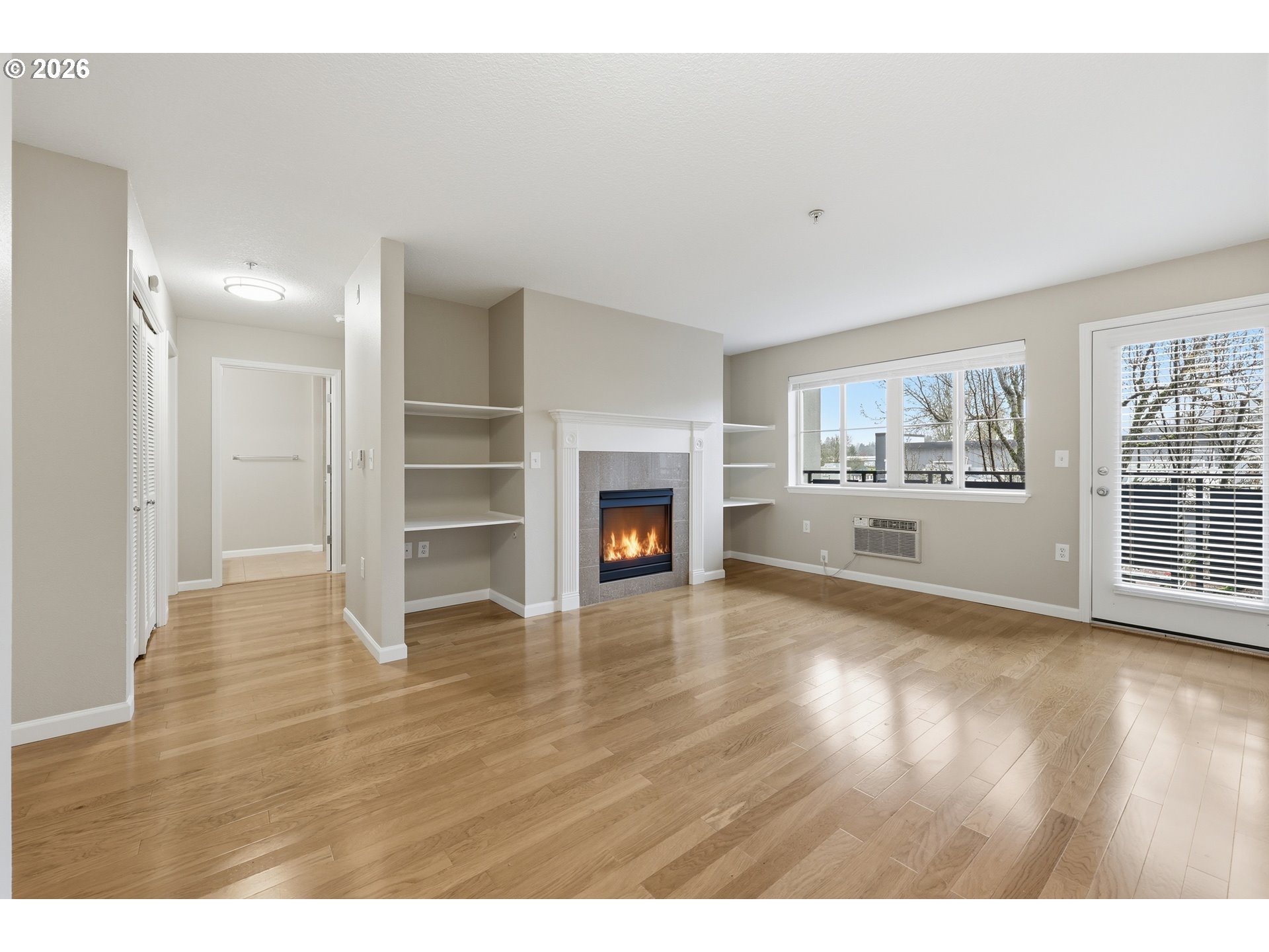 318 NE ROBERTS AVE 203