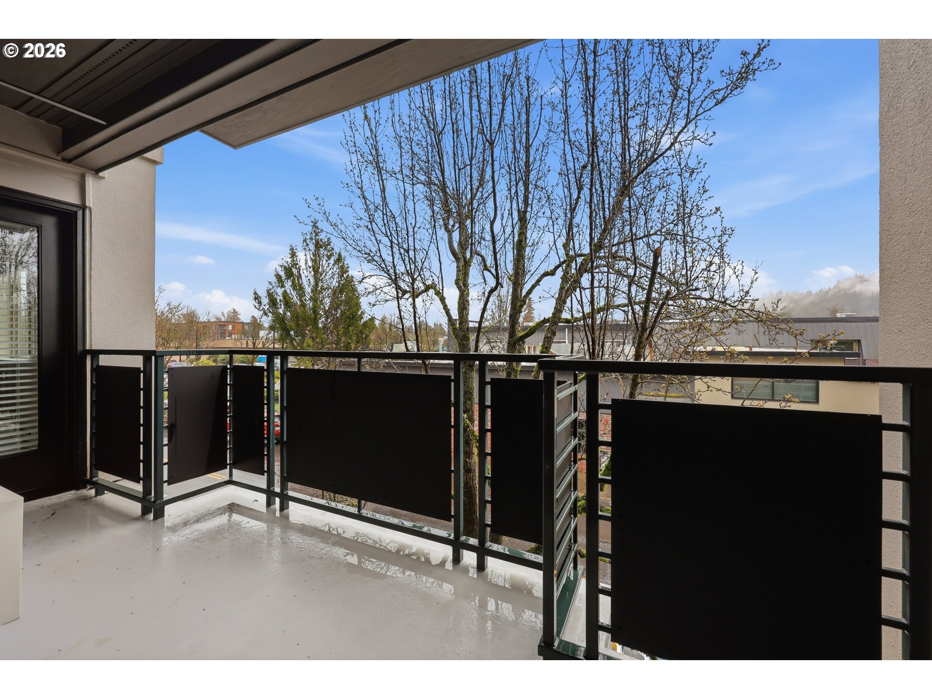 318 NE ROBERTS AVE 203