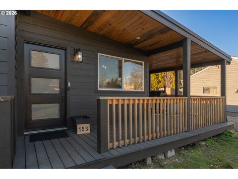 153 SE JAMES ST Camas WA 98607