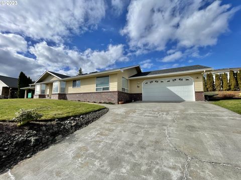 2287 Chi Chi LN Sutherlin OR 97479