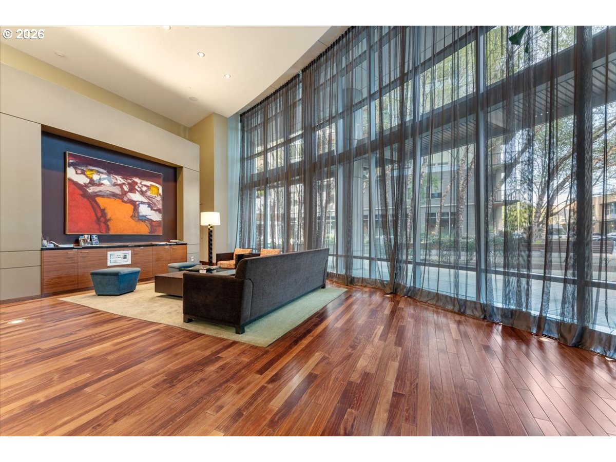 3601 S RIVER PKWY 812
