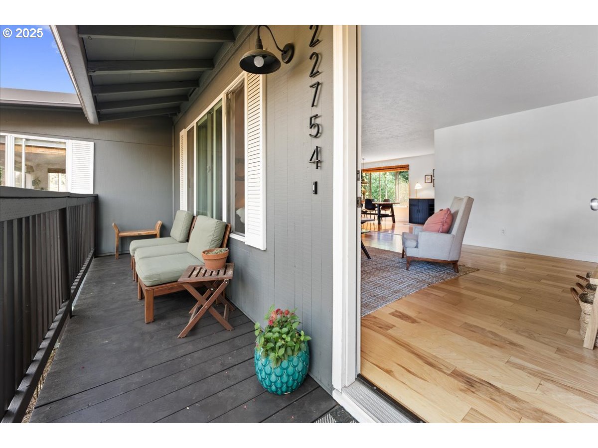 22754 SW Highland DR