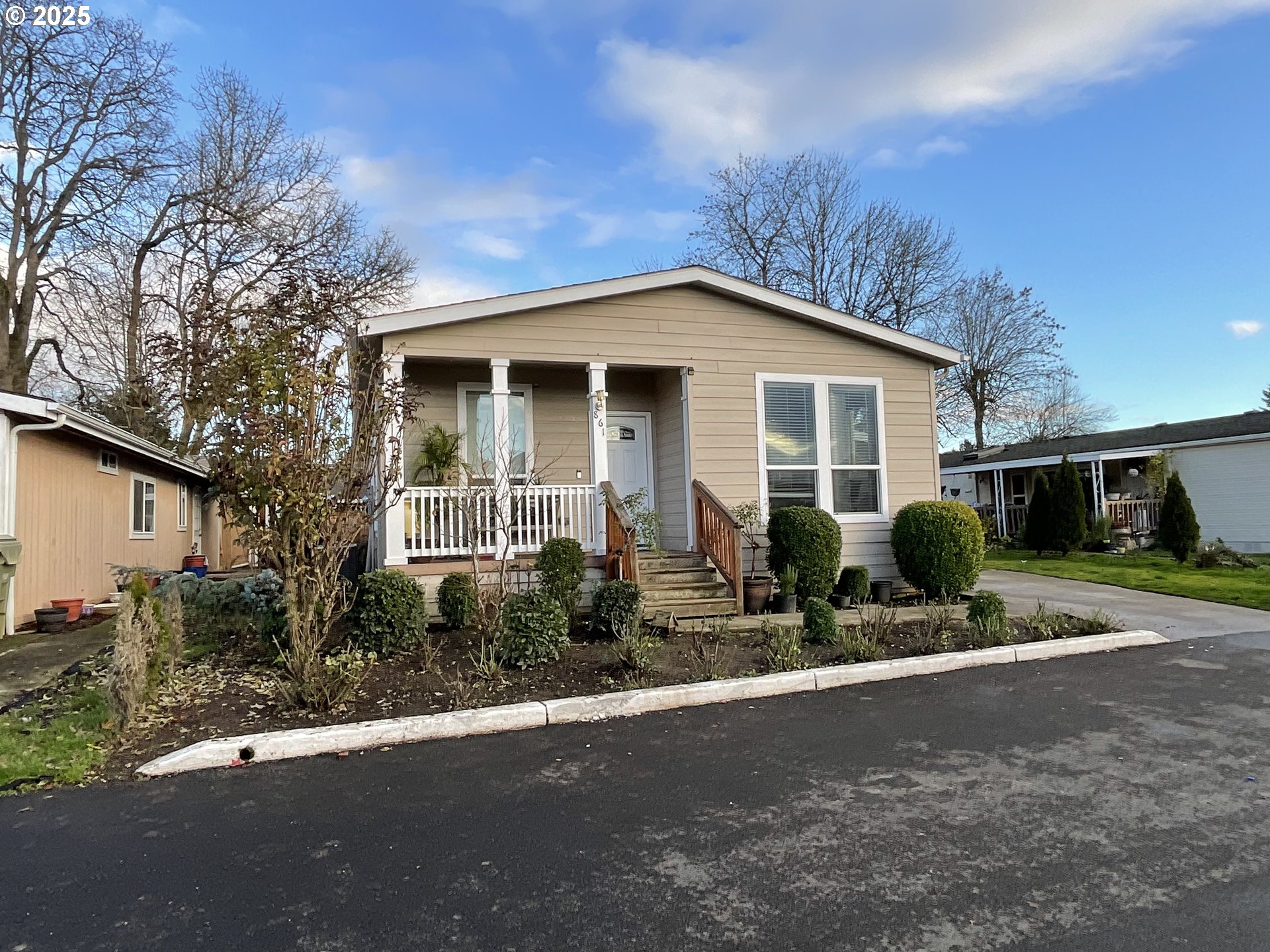 861 SW LIBERTY BELL DR