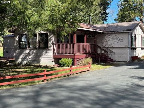 105 W MAIN ST Glenwood WA 98619