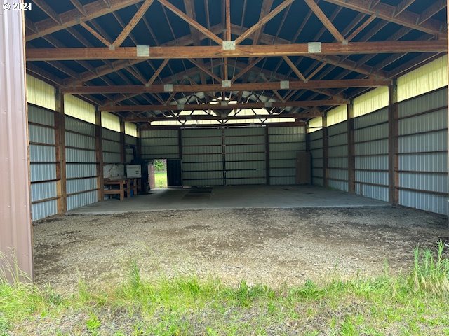 105 W MAIN ST