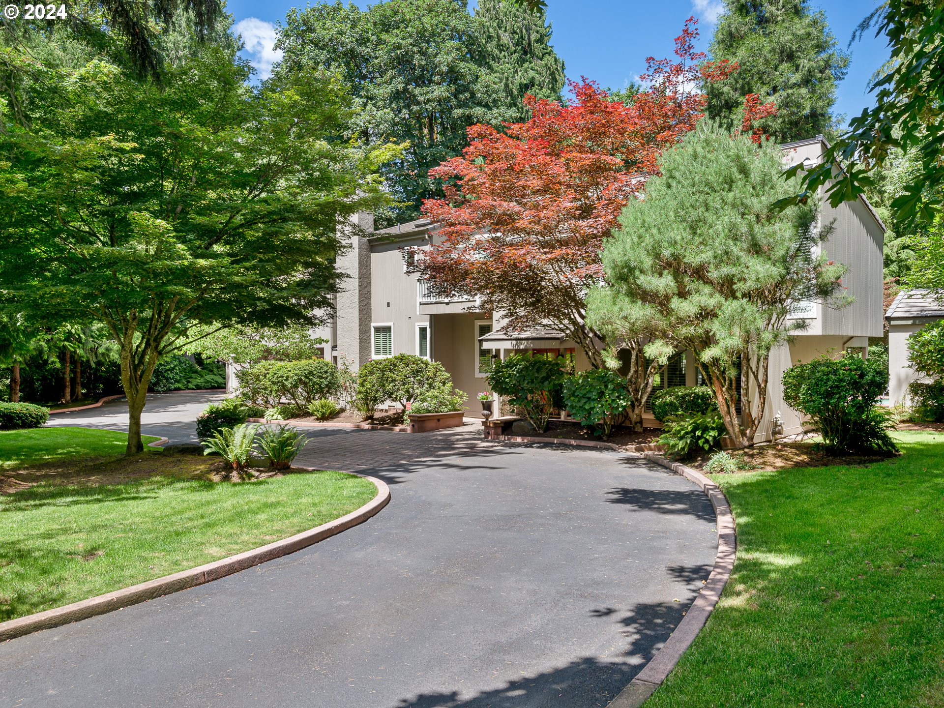 761 SW ASHDOWN CIR