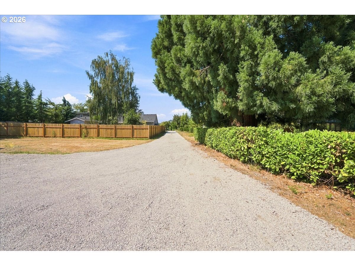 5520 SW MENLO DR