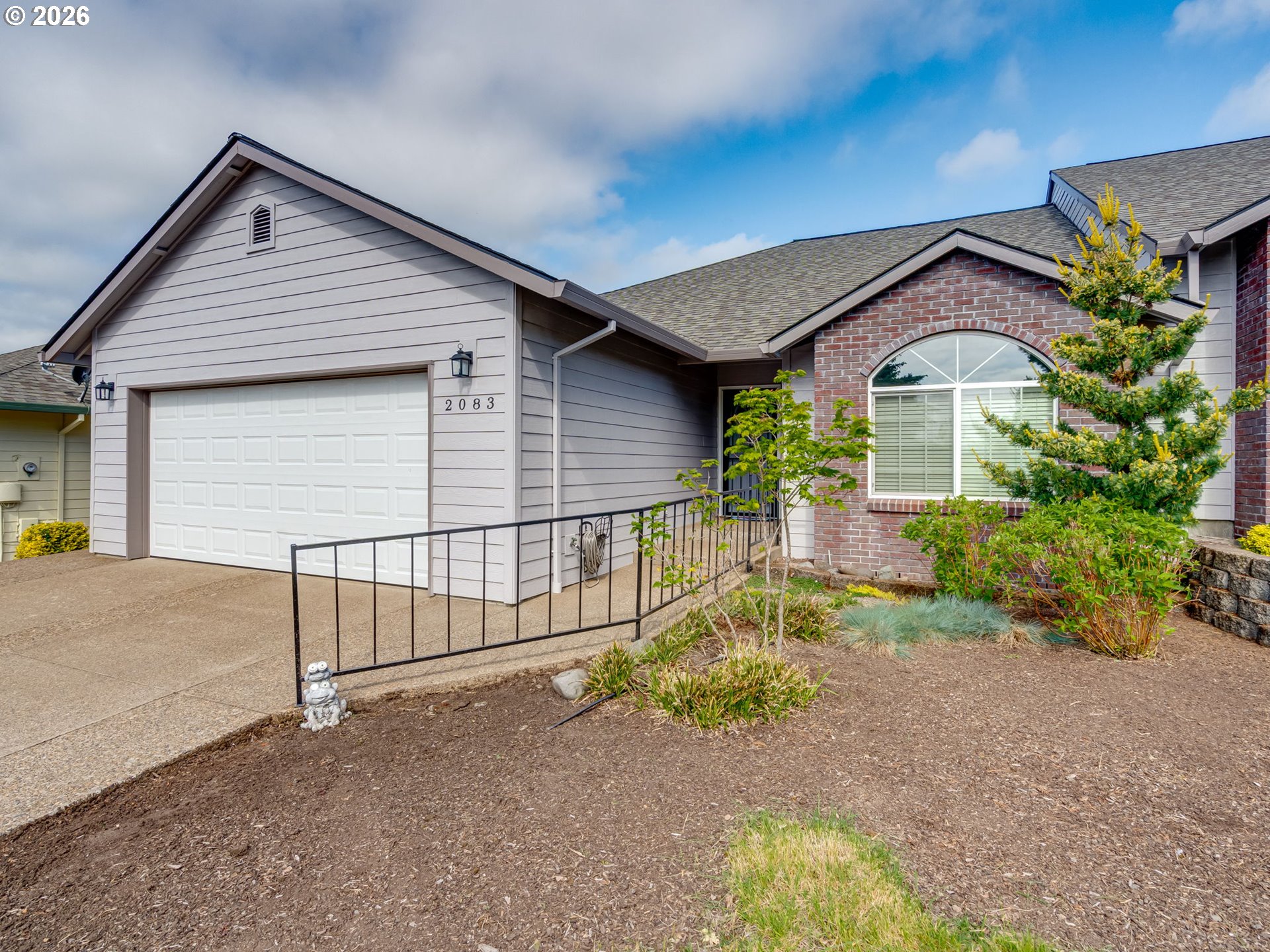 2083 NW WILLAMETTE DR