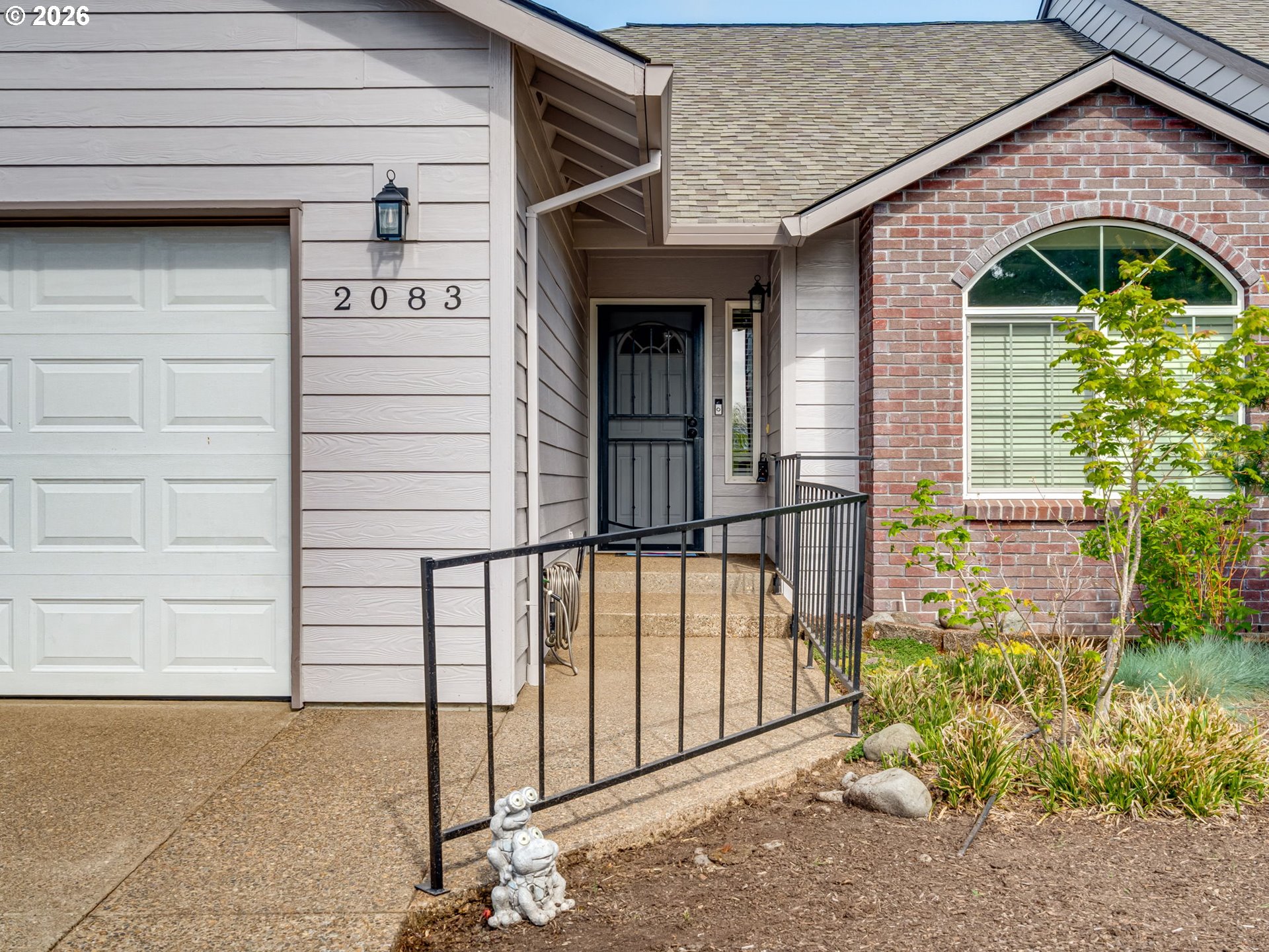 2083 NW WILLAMETTE DR