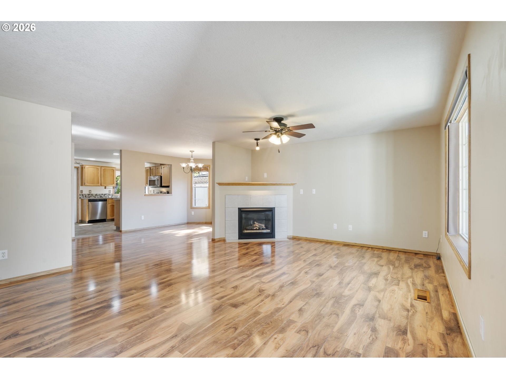 1821 SE 191ST PL