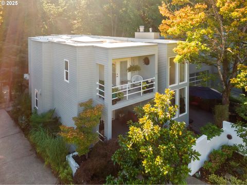 2904 SE BERKELEY PL Portland OR 97202