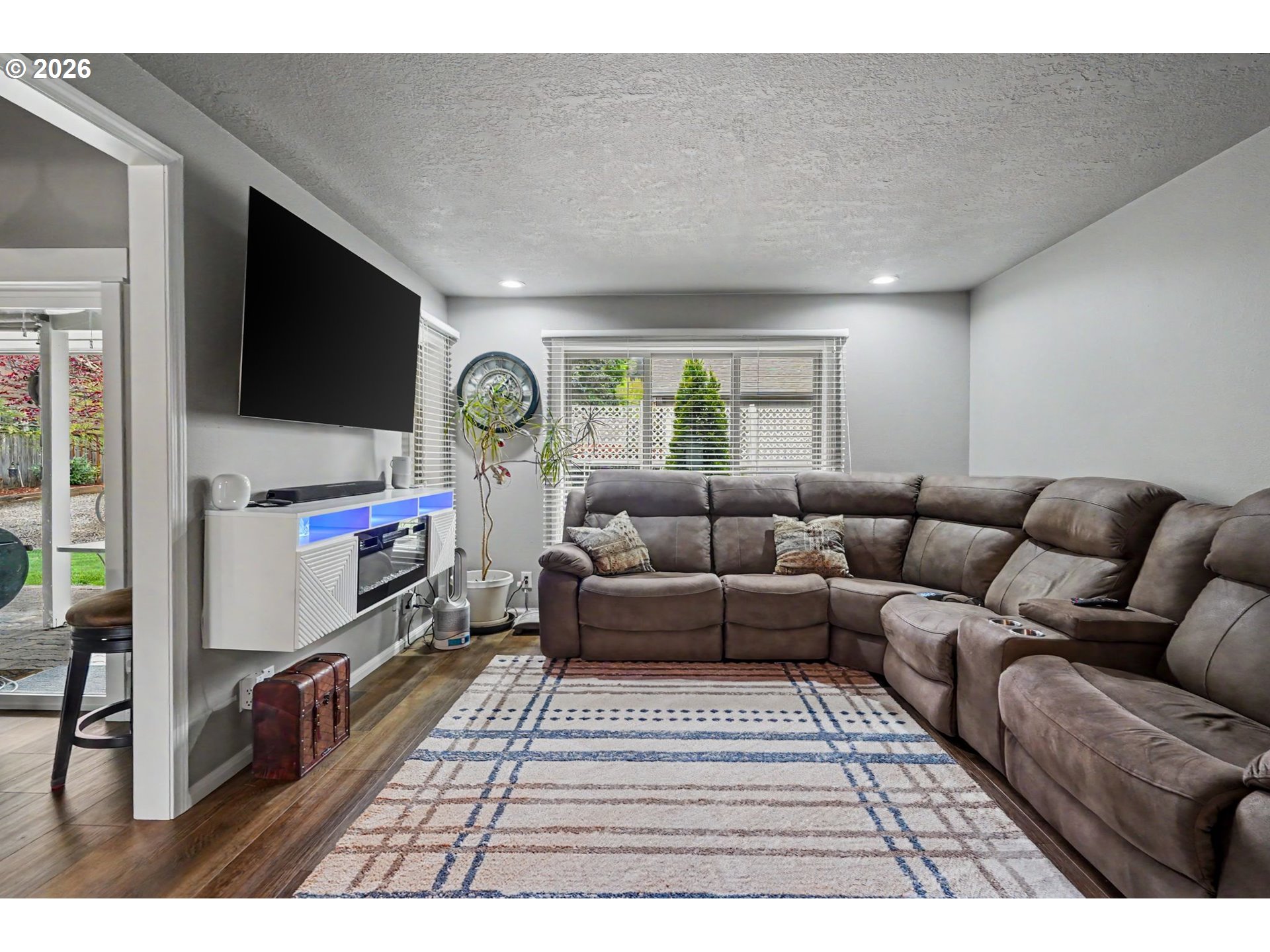 6483 DORAL DR SE