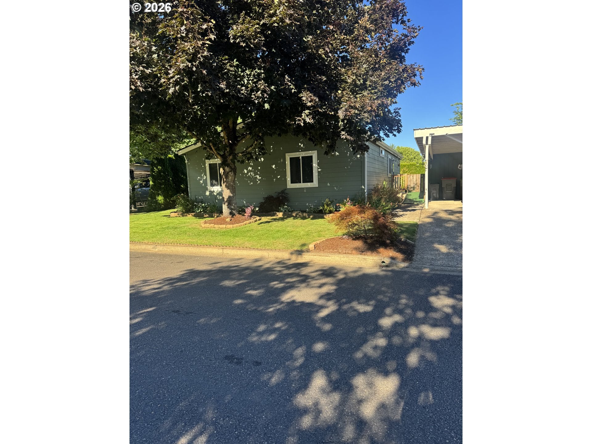 655 NE BURNETT RD