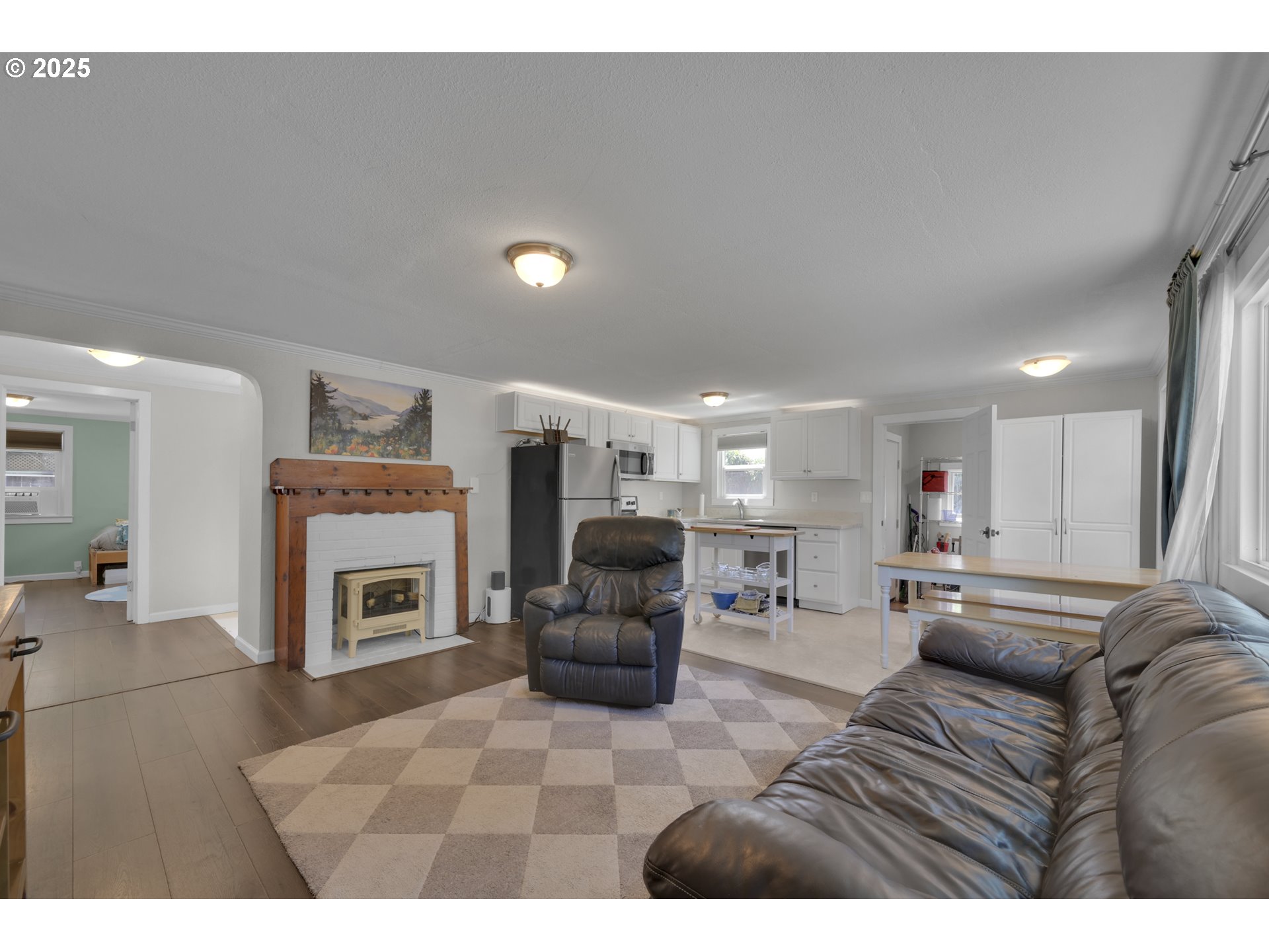 640 KOURT DR