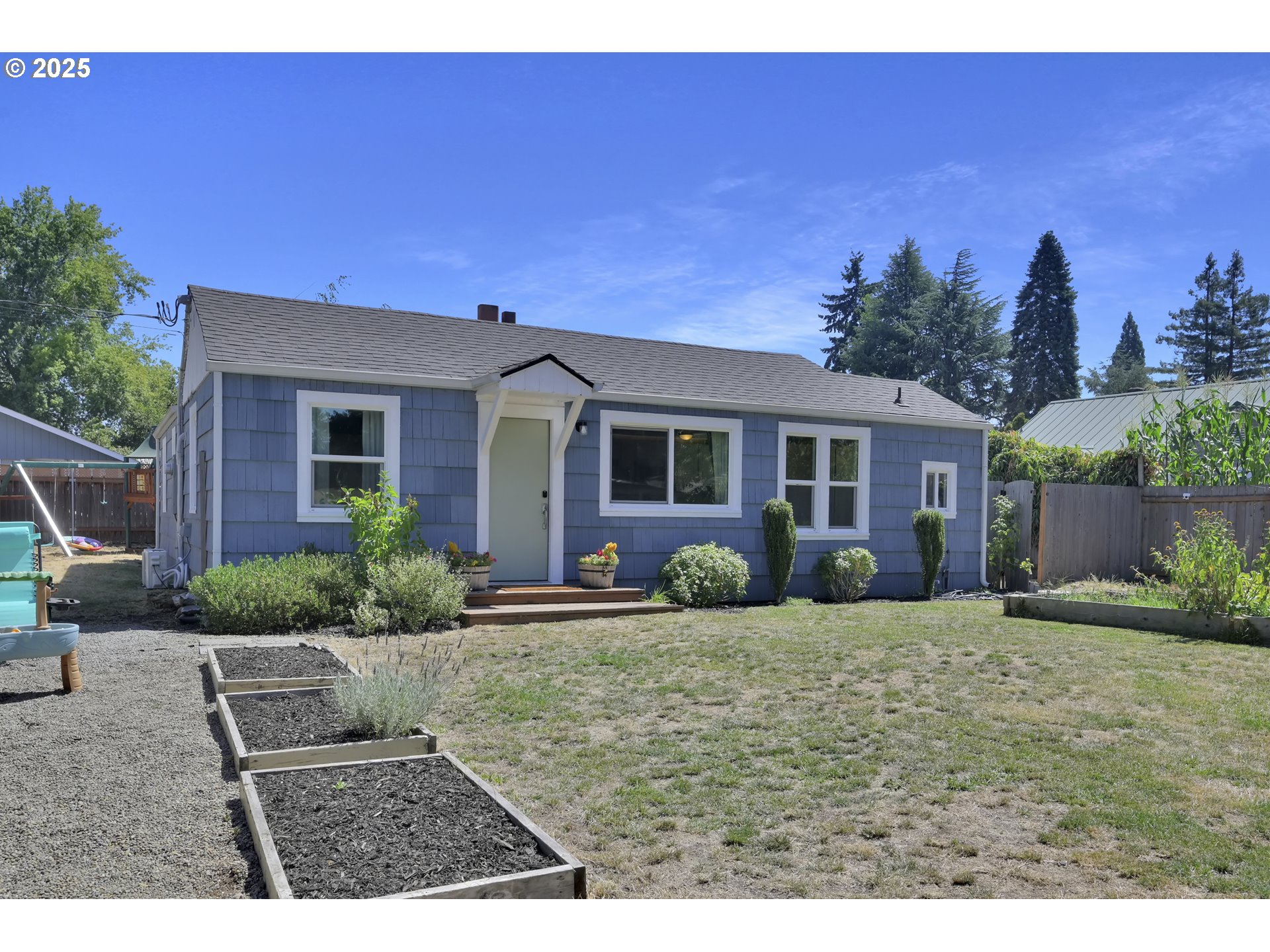 Eugene, Oregon 97404, United States, 2 Bedrooms Bedrooms, ,1 BathroomBathrooms,Residential,Active,192401