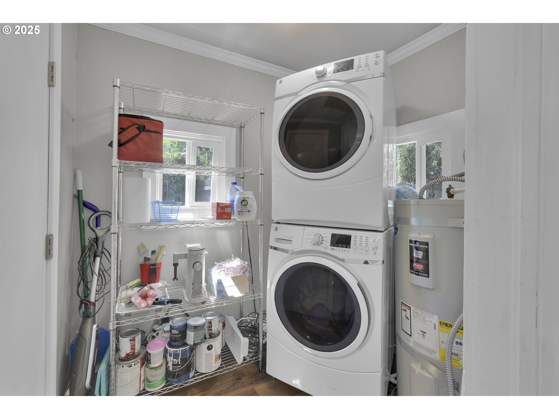 Eugene, Oregon 97404, United States, 2 Bedrooms Bedrooms, ,1 BathroomBathrooms,Residential,Active,192401