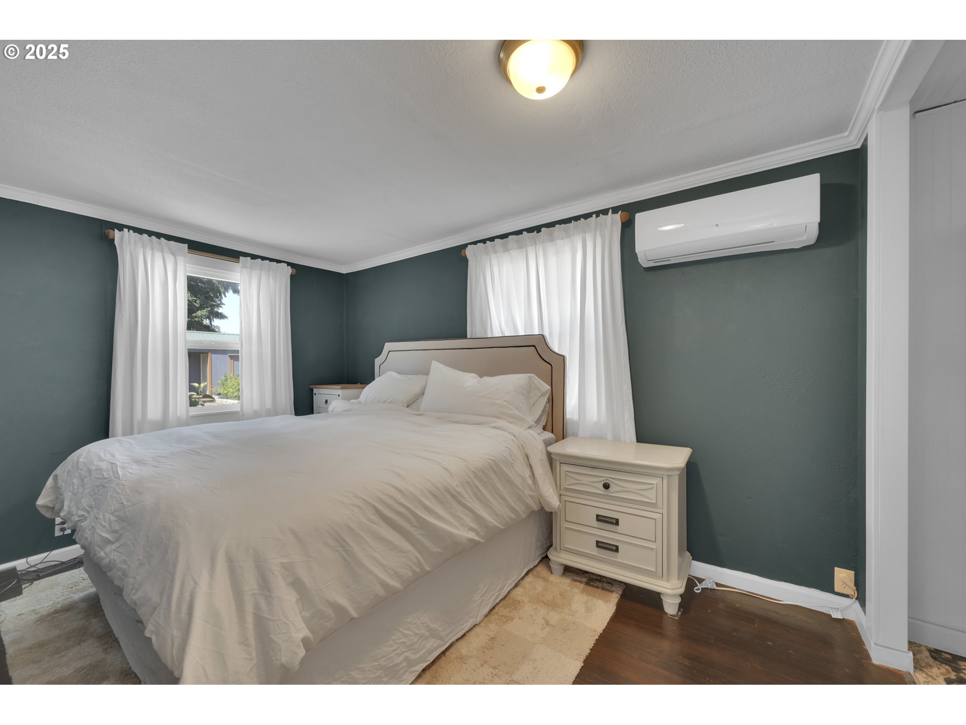 Eugene, Oregon 97404, United States, 2 Bedrooms Bedrooms, ,1 BathroomBathrooms,Residential,Active,192401