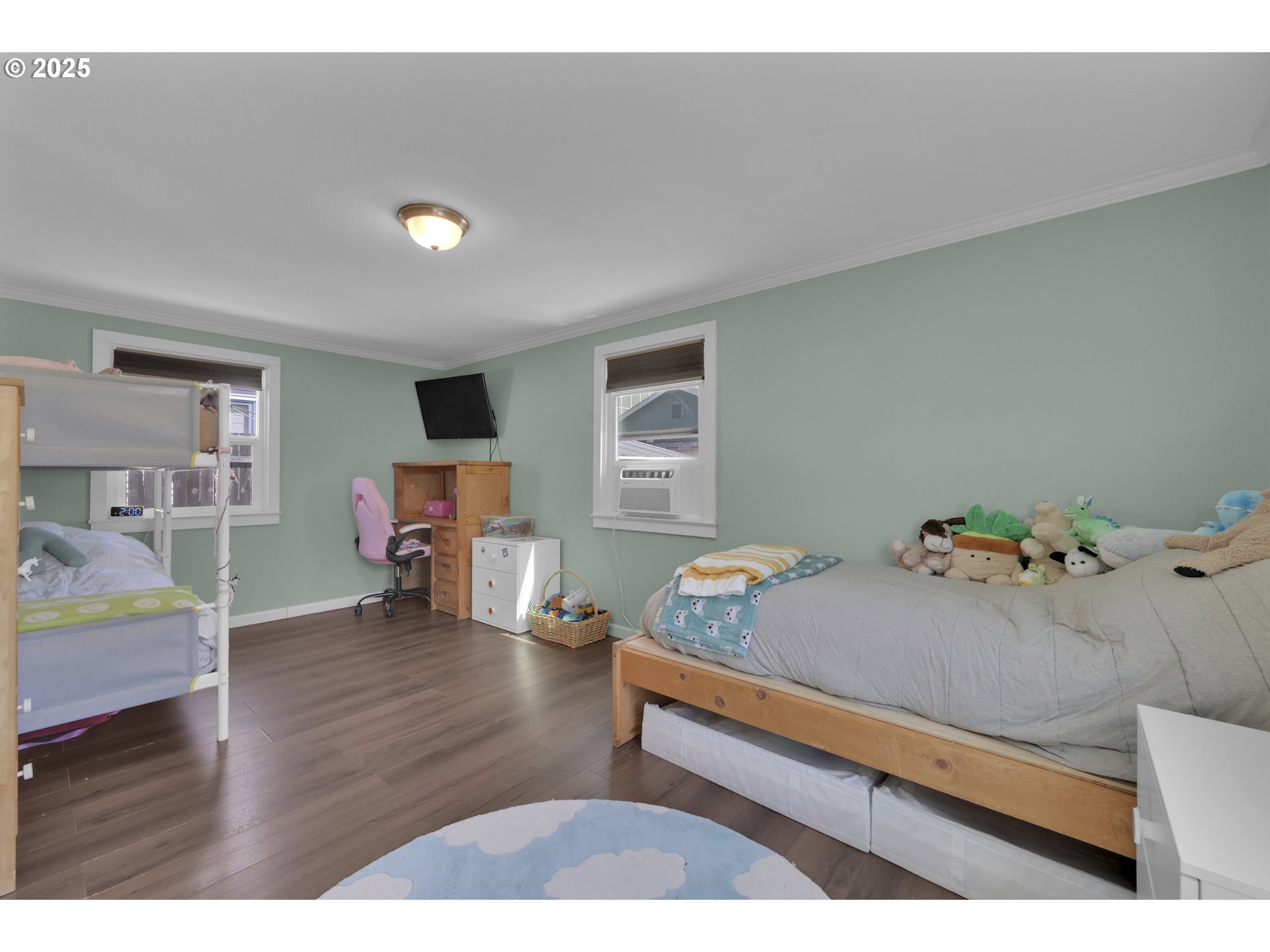 Eugene, Oregon 97404, United States, 2 Bedrooms Bedrooms, ,1 BathroomBathrooms,Residential,Active,192401