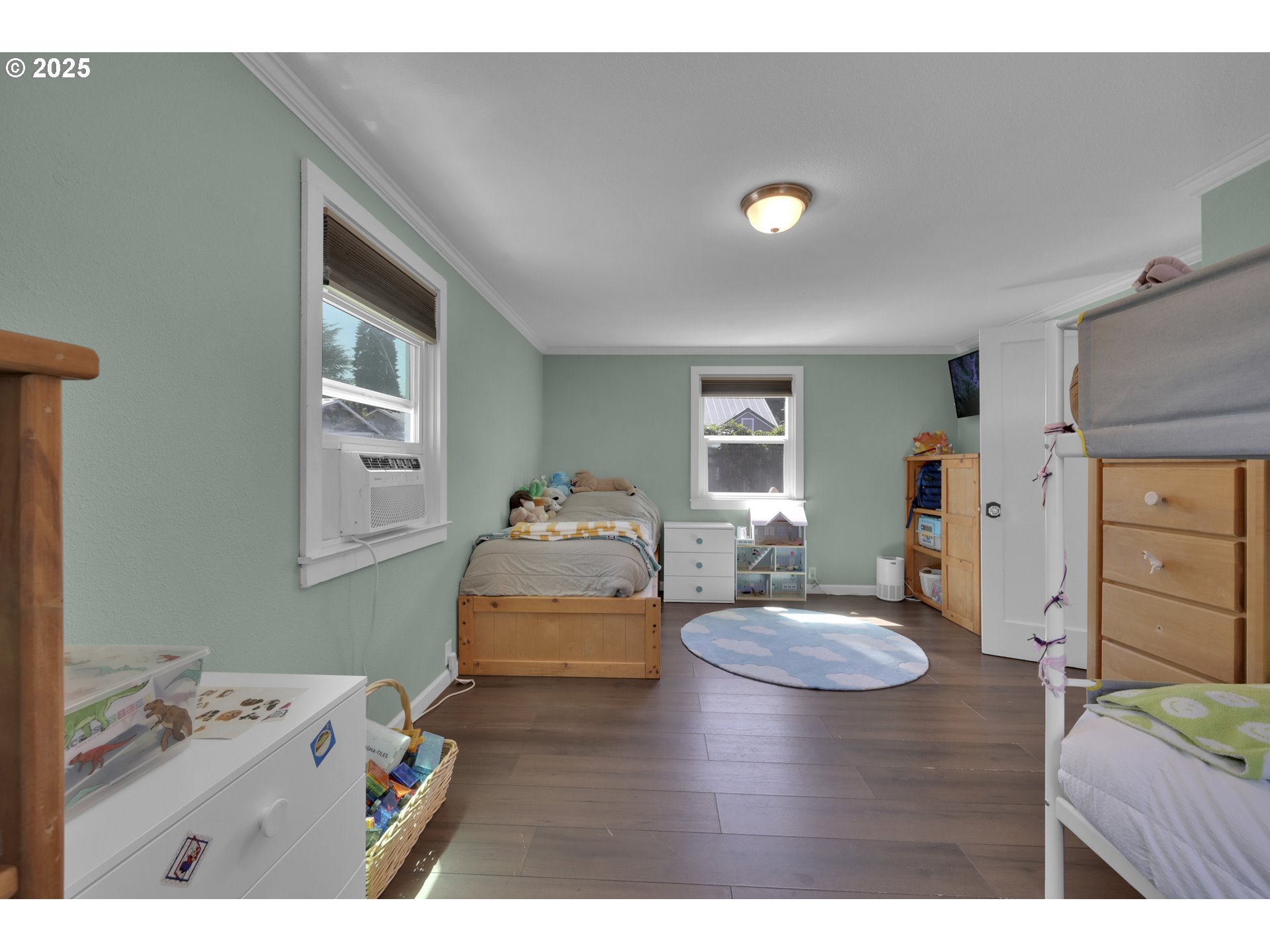 Eugene, Oregon 97404, United States, 2 Bedrooms Bedrooms, ,1 BathroomBathrooms,Residential,Active,192401