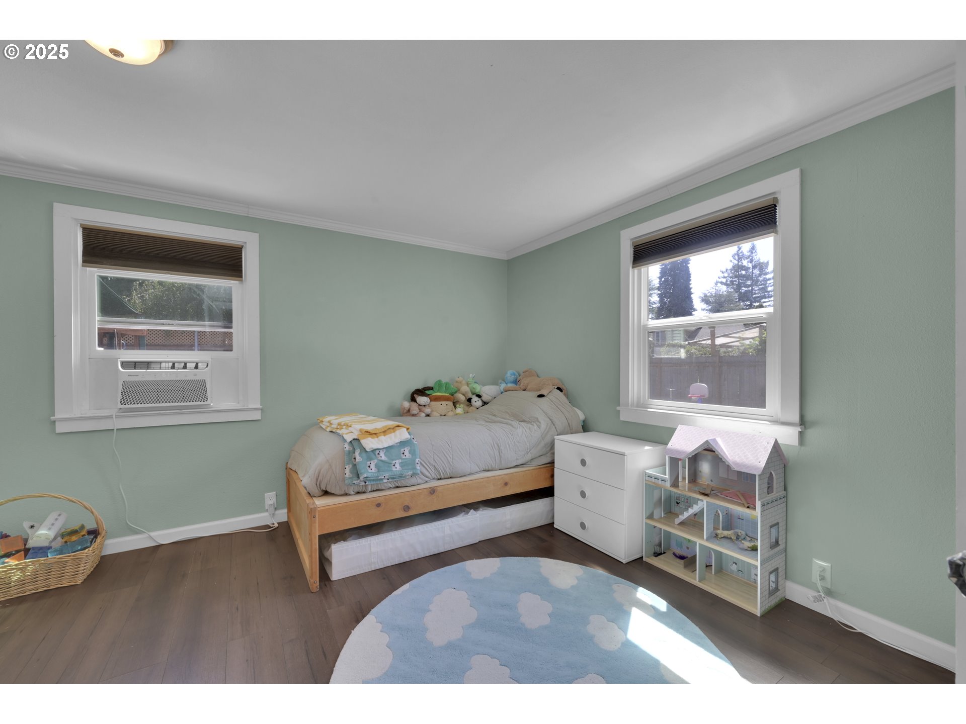 Eugene, Oregon 97404, United States, 2 Bedrooms Bedrooms, ,1 BathroomBathrooms,Residential,Active,192401