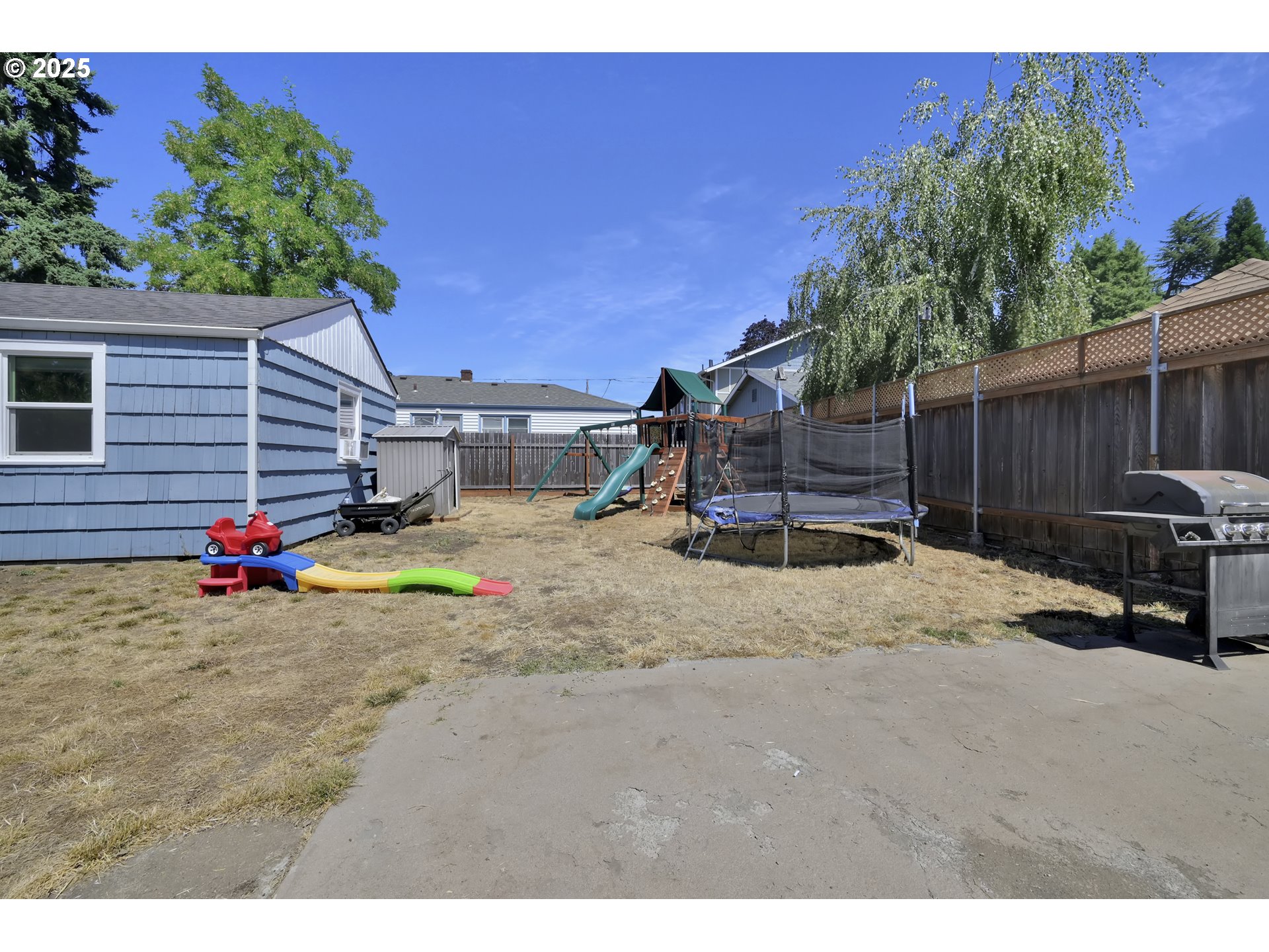 Eugene, Oregon 97404, United States, 2 Bedrooms Bedrooms, ,1 BathroomBathrooms,Residential,Active,192401