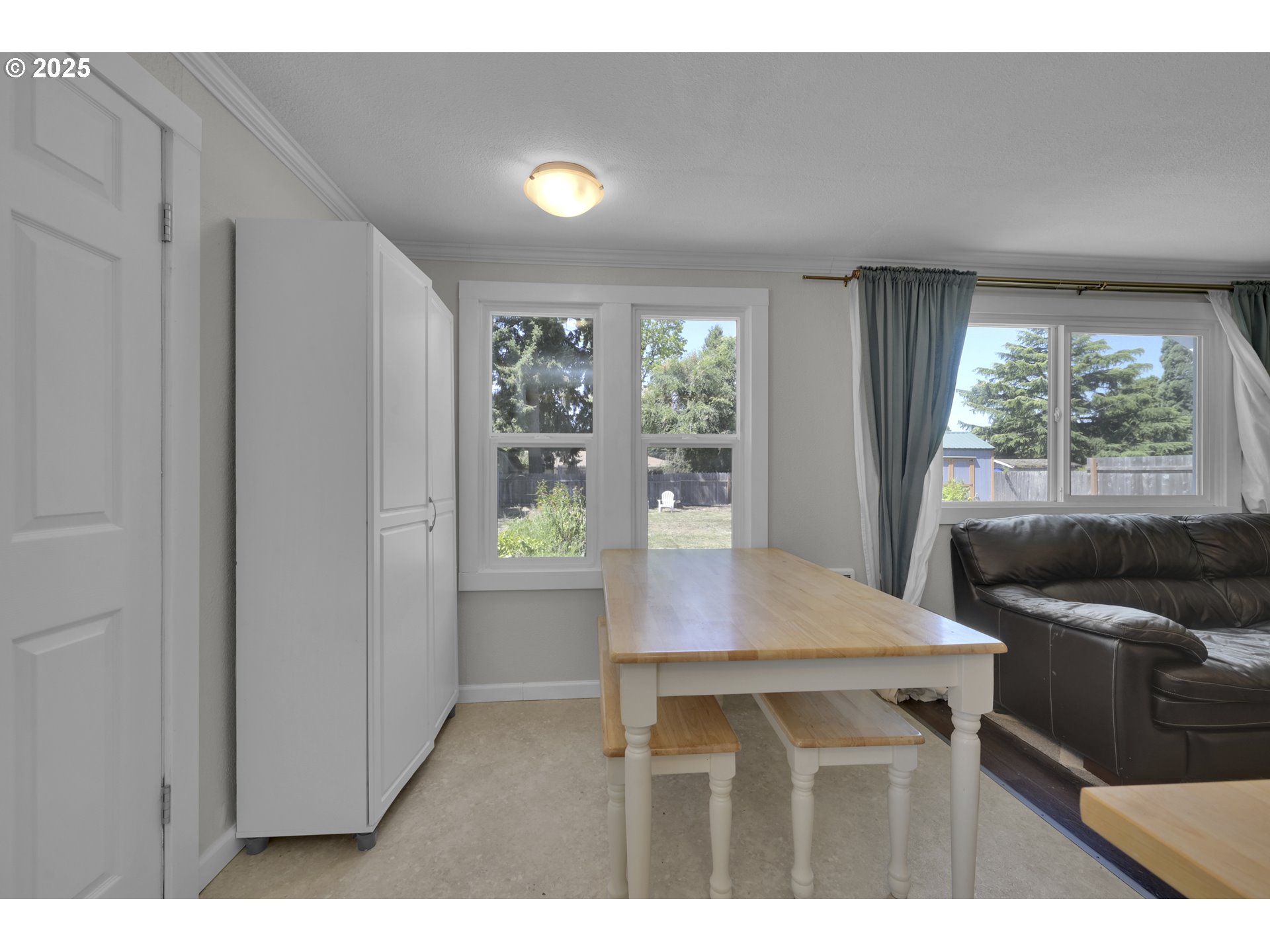 Eugene, Oregon 97404, United States, 2 Bedrooms Bedrooms, ,1 BathroomBathrooms,Residential,Active,192401