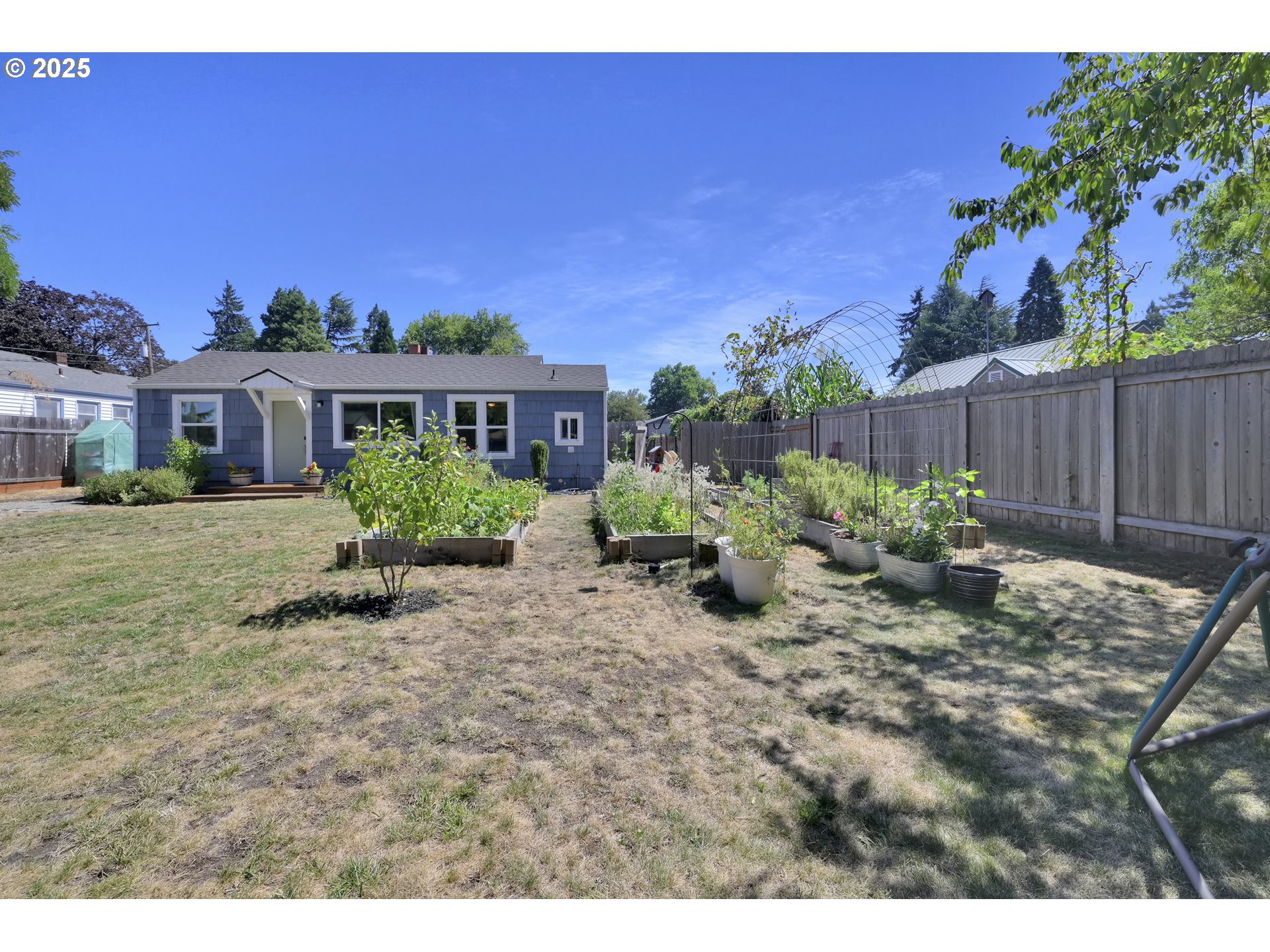 Eugene, Oregon 97404, United States, 2 Bedrooms Bedrooms, ,1 BathroomBathrooms,Residential,Active,192401