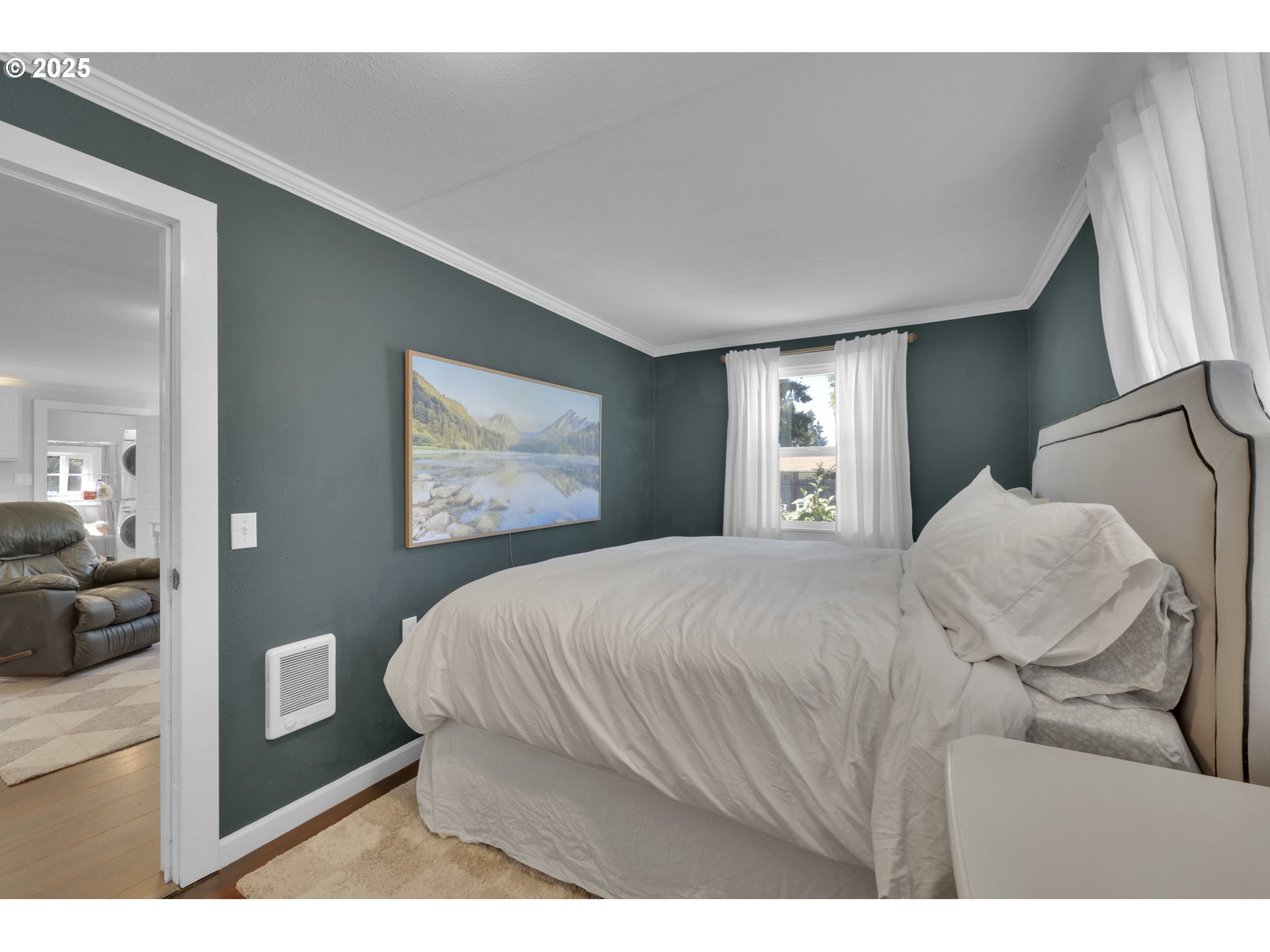 Eugene, Oregon 97404, United States, 2 Bedrooms Bedrooms, ,1 BathroomBathrooms,Residential,Active,192401