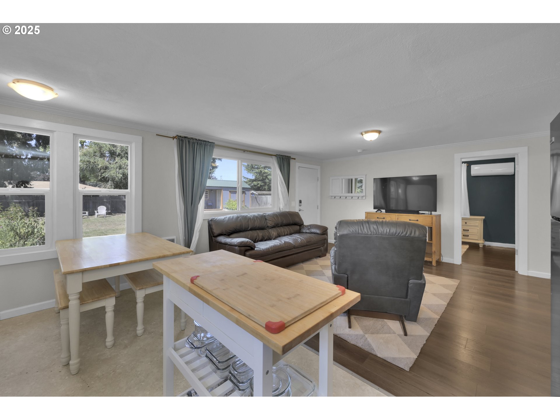 Eugene, Oregon 97404, United States, 2 Bedrooms Bedrooms, ,1 BathroomBathrooms,Residential,Active,192401