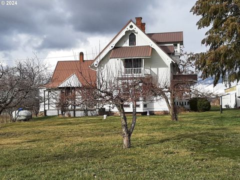 A home in Cove