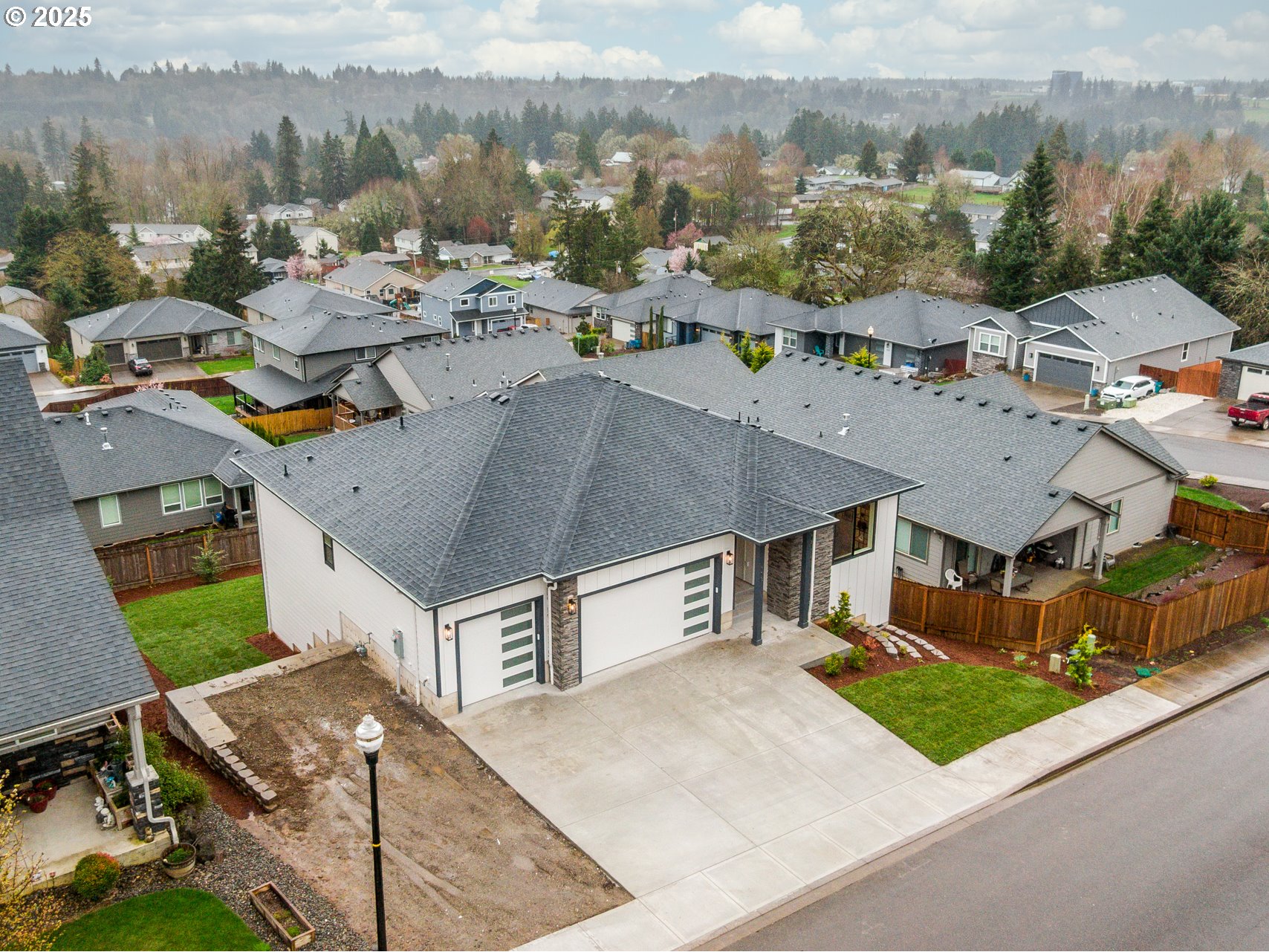 118 W 13TH WAY