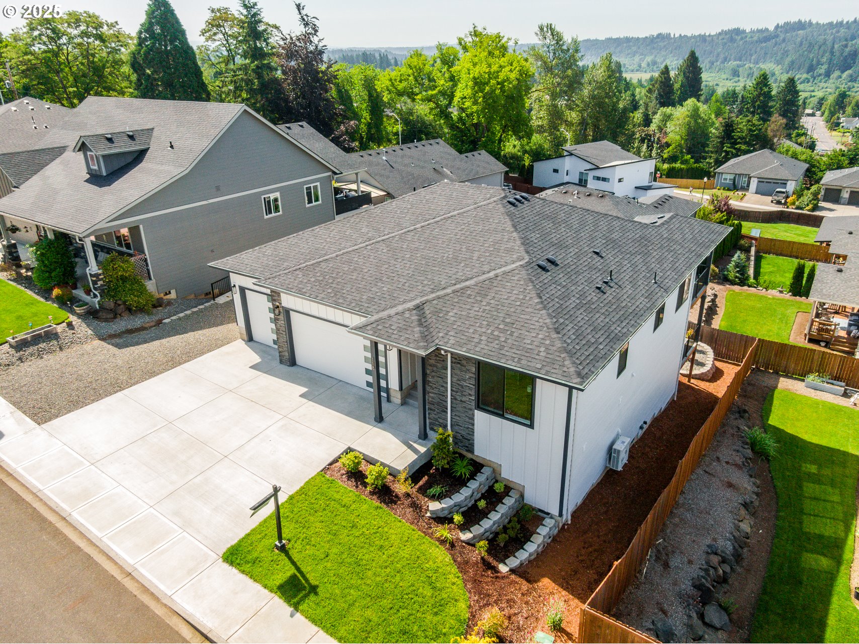 118 W 13TH WAY
