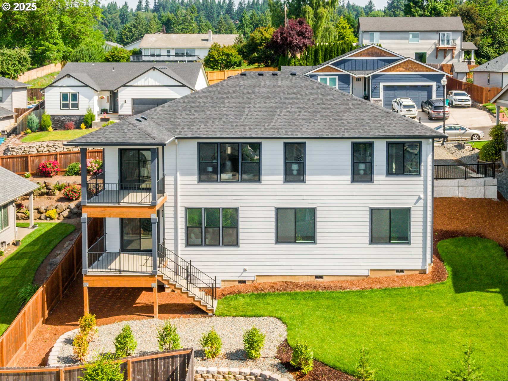 118 W 13TH WAY