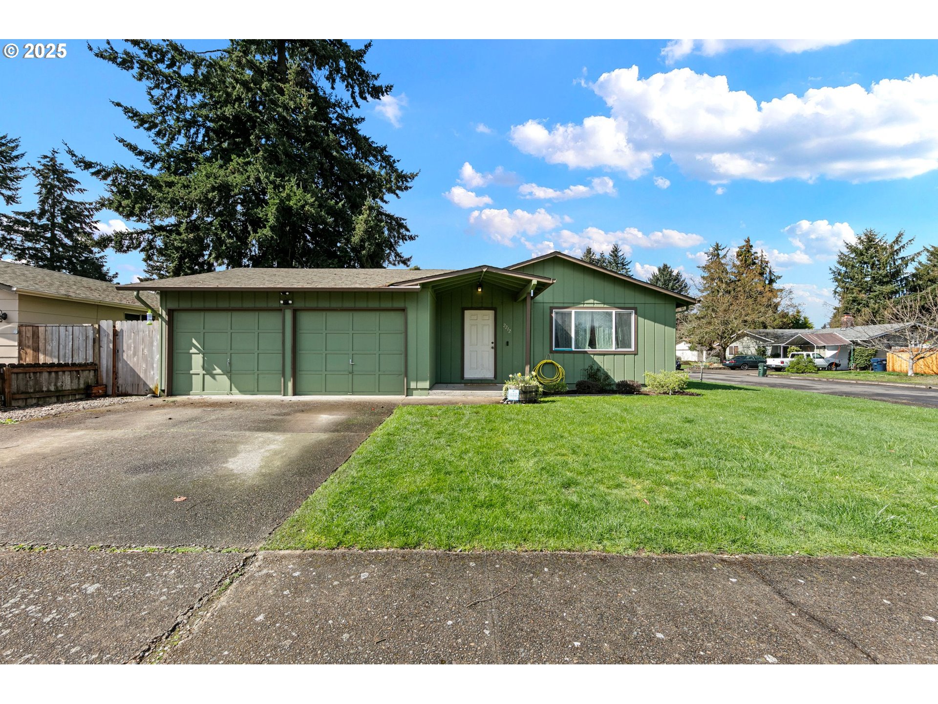 2212 LAURELHURST DR