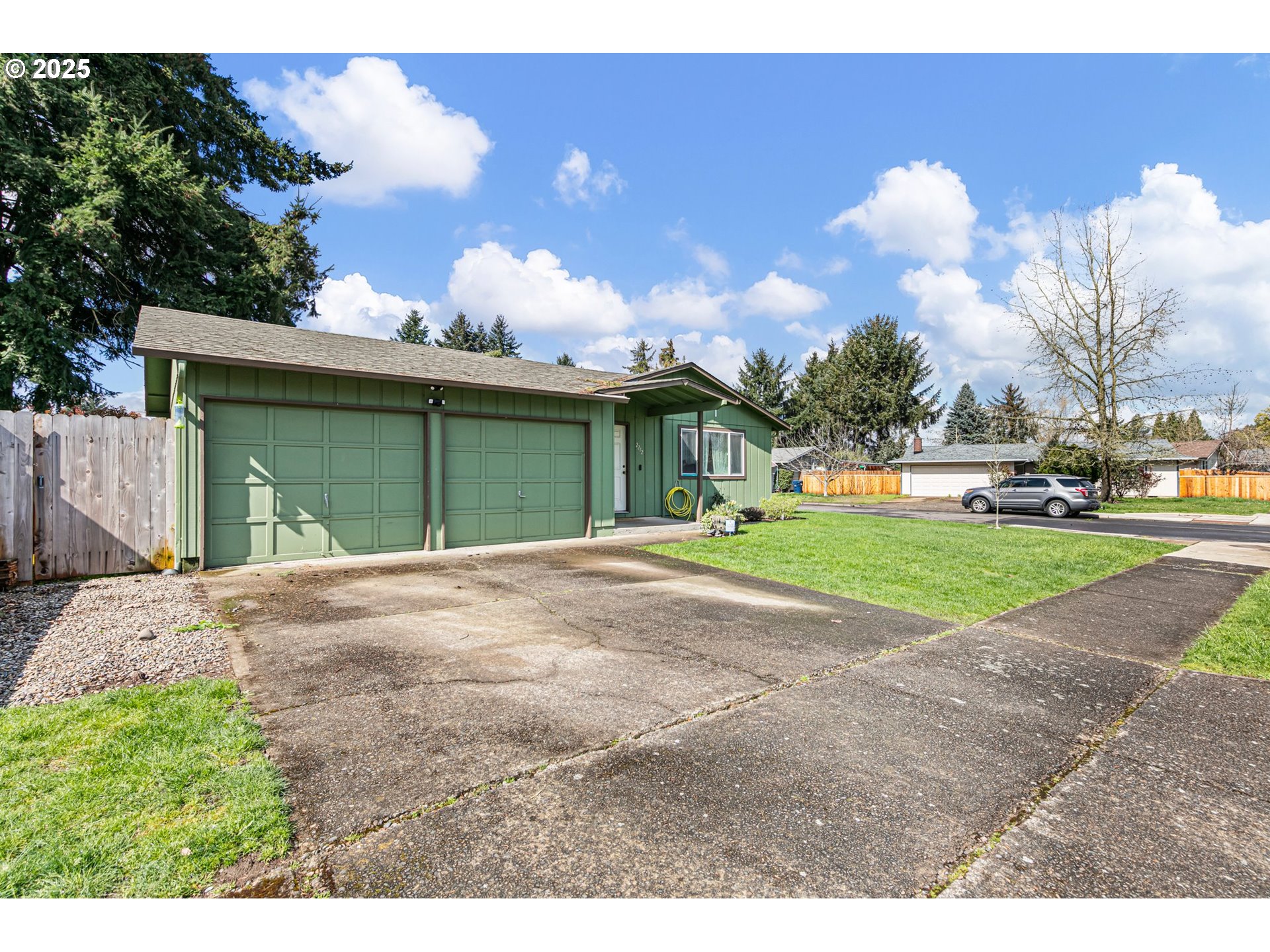 2212 LAURELHURST DR