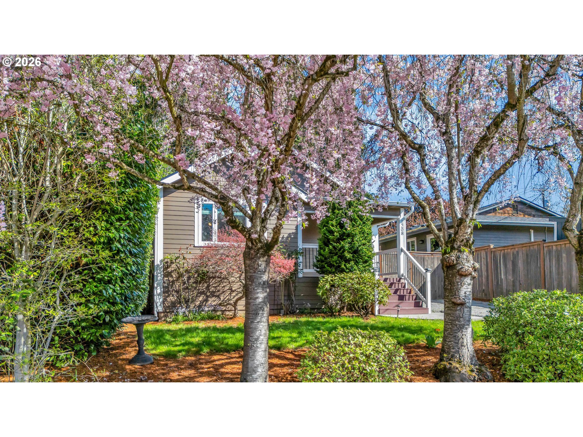 1208 W MCLOUGHLIN BLVD