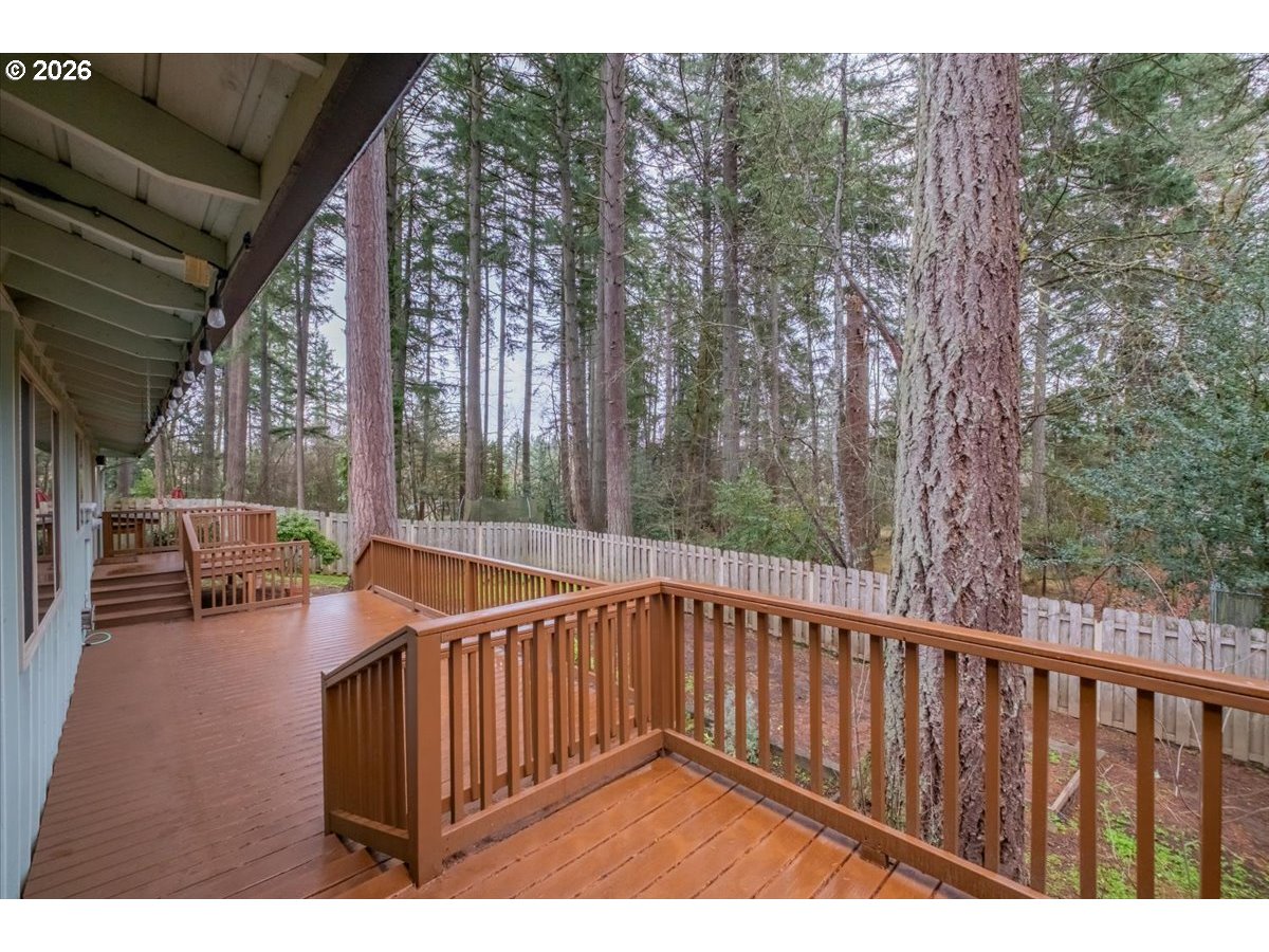 2225 NW ESTAVIEW CIR