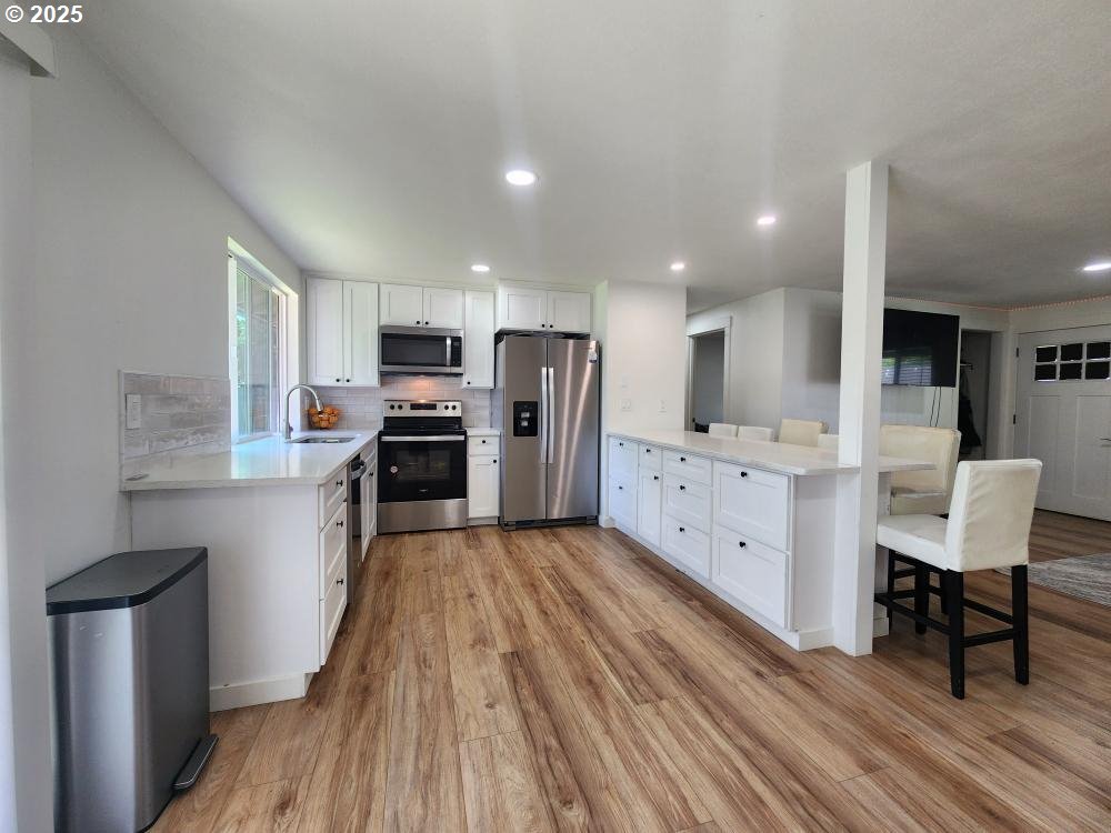 550 NE 20TH DR